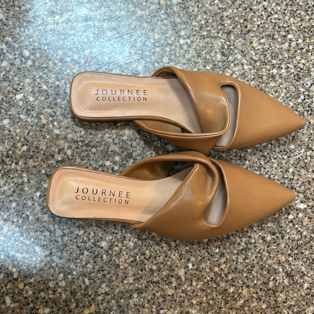 Journee Collection Enniss Women's Mule Flats